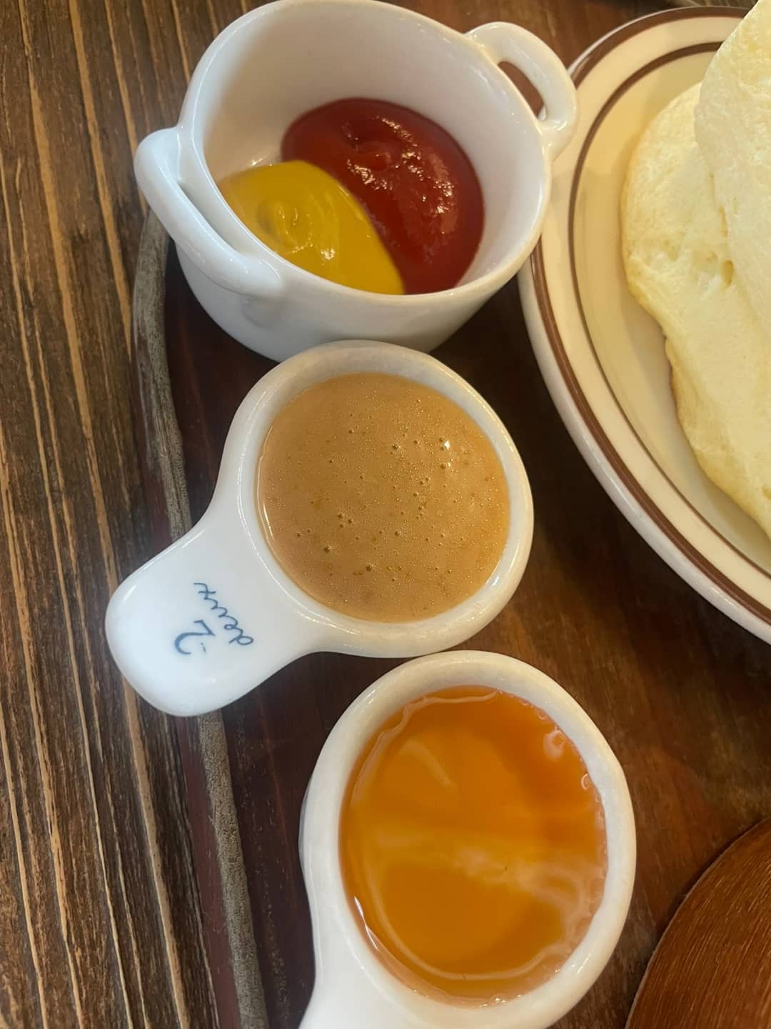 파마산 치즈가 솔솔 뿌려진 파스타